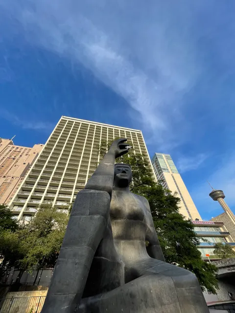 Stargazer "Citlali" Statue