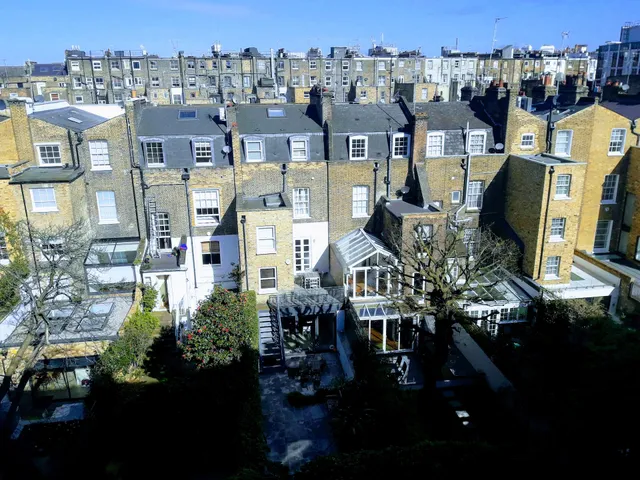 Maranton House Hotel