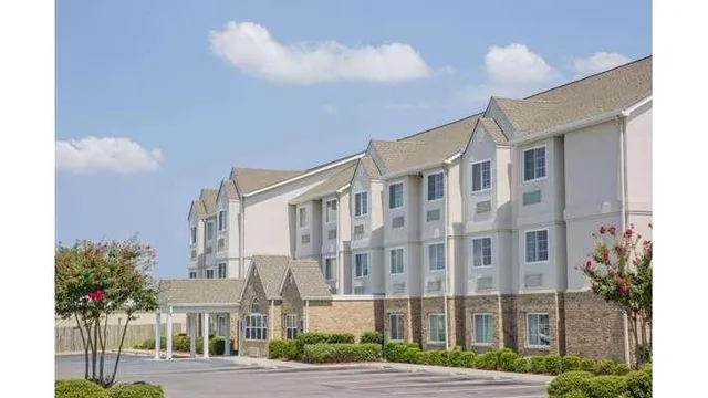 Microtel Inn & Suites by Wyndham Albertville