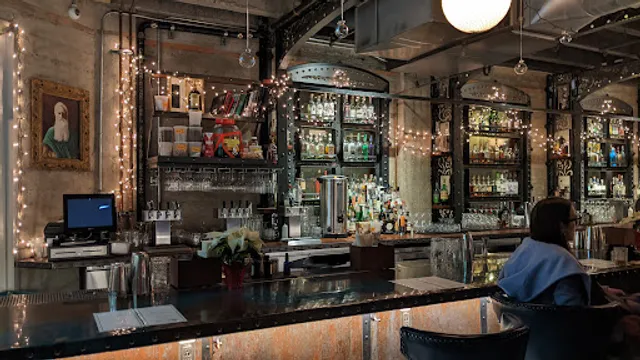 Abbott Square Market