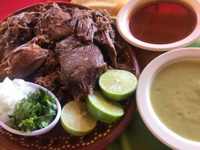 Chalo’s barbacoa de borrego viñedos