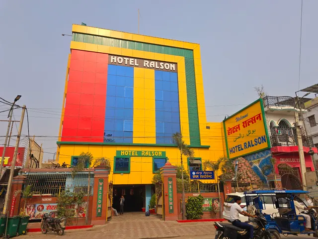 Hotel Ralson & Raj Restaurant