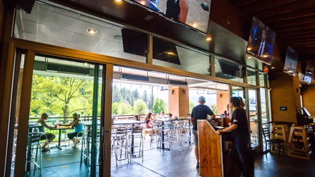 Sweet Lou's Restaurant & Tap House