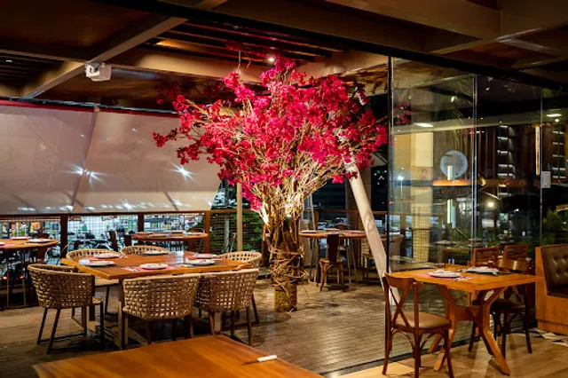 Lourdes Square Gastronomia