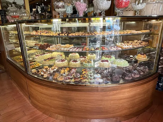 Di Pietro ... The Pastry Chef Loredana Di Ermini