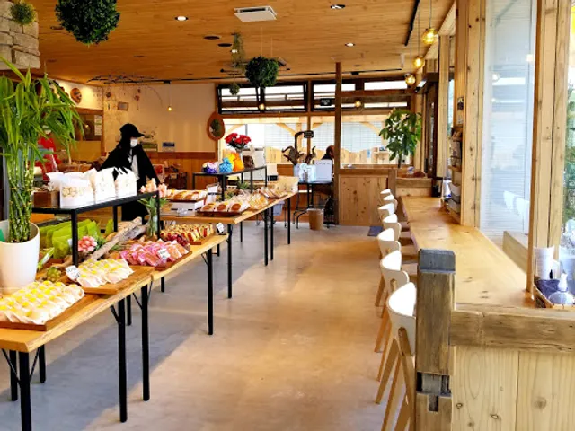 なとりさんちのたまごや工房 八ヶ岳店