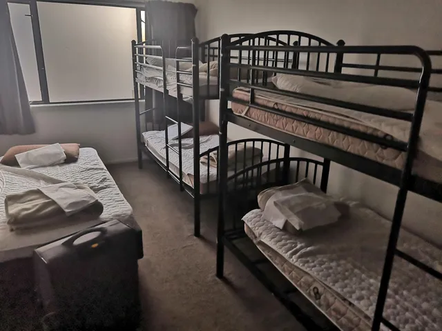 Kiwi Airport Backpackers