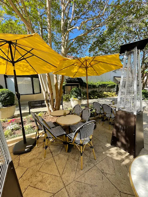 Renaissance Pâtisserie