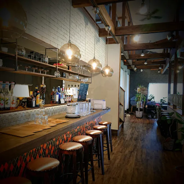 Gin-Cafe Living Room