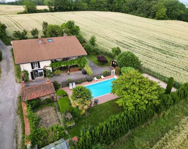 Fontaine de Jouvence - Gîtes à Meximieux