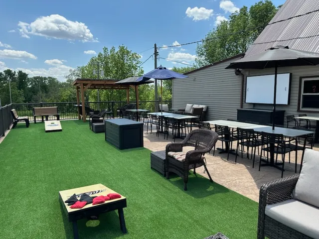 Hillside Sports Bar & Grill