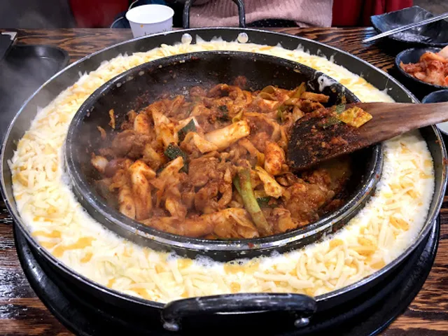 Yoogane Chicken Galbi(Myeongdong 2nd Branch)