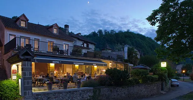 Logis Hôtel les Flots Bleus