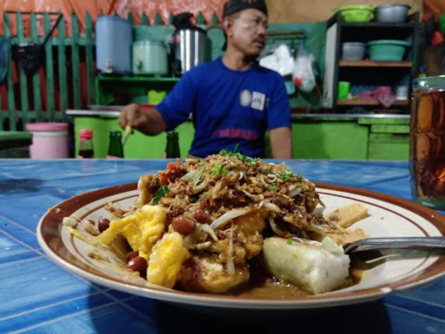 Lontong Tahu Gimbal Pak Sentet BLORA