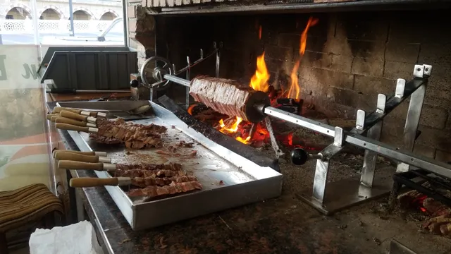 EN MEŞHUR ERZURUM CAĞ KEBABI