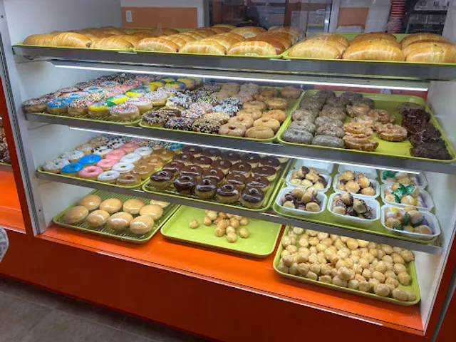 Town Donut and Breakfast