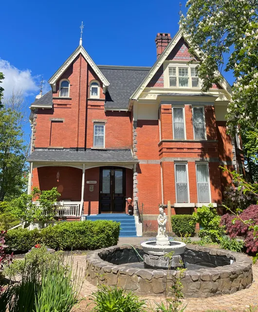 Blackwood's Bread & Roses Inn