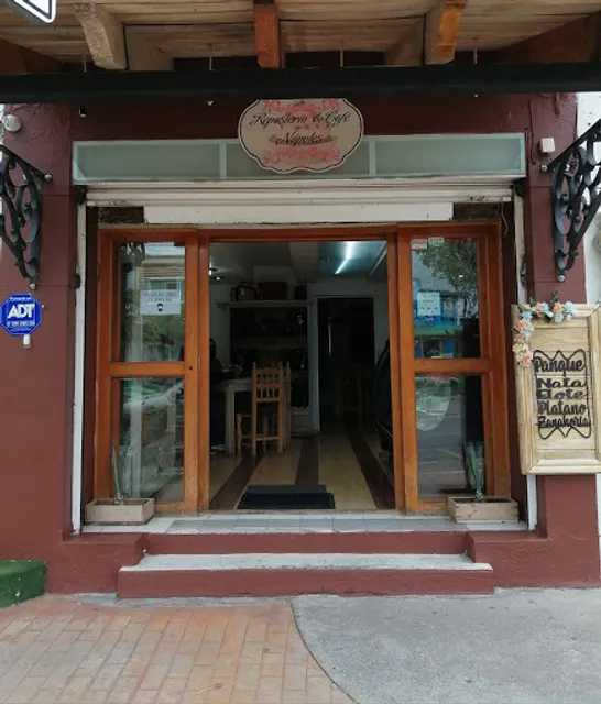 Repostería y Café Nápoles