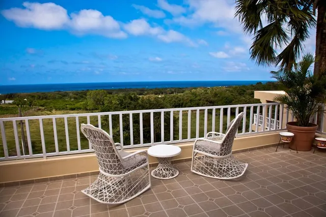 Bob & Sue's Hotel, Luperon