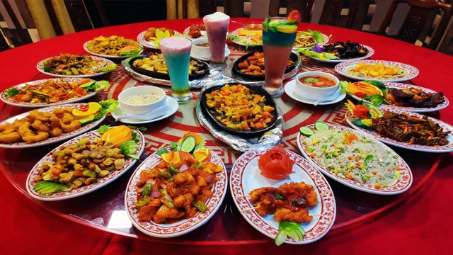 الورقات الثلاث للمأكولات الصينية