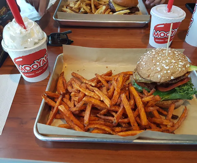 MOOYAH Burgers, Fries & Shakes