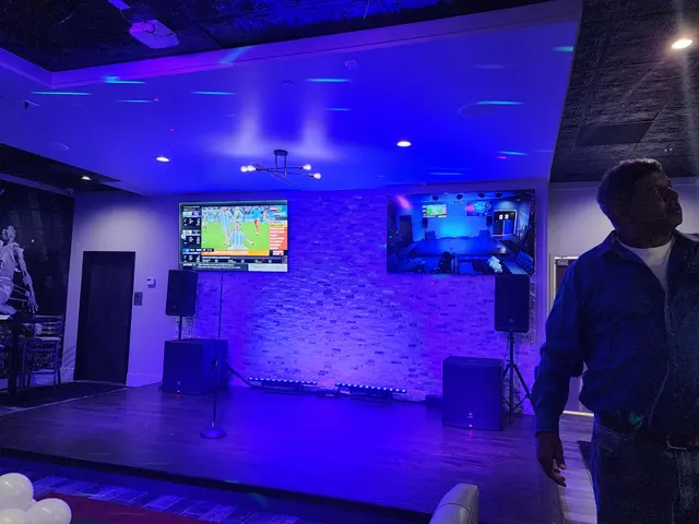 404 Sports Bar & Grill - Wings * Burgers * Fish * Pastas * Cold Beer * Hookahs