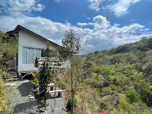 Tanawatu Hill Cottage & Camp Site