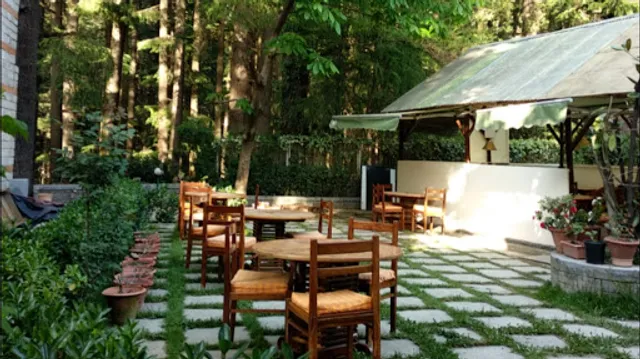 MAYFLOWER RESTAURANT & LOUNGE MANALI