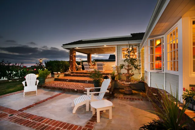 Jaleesa Peluso, Orange County Realtor and Certified International Property Specialist