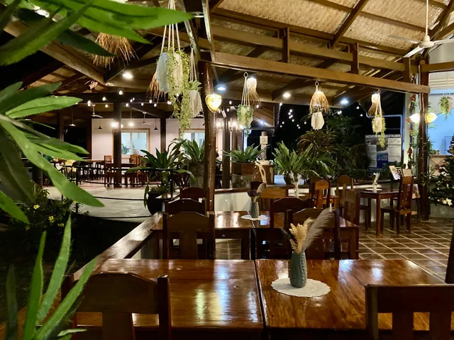 Casa Rosa Seaview Inn and Restaurant