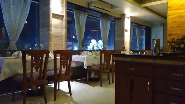 Gharonda Restaurant & Bar