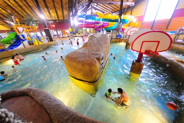 Kahuna Laguna Indoor Water Park North Conway