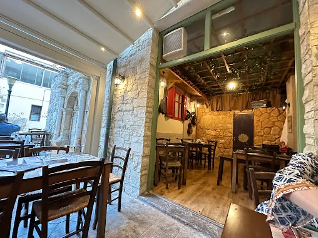 Η ΑΥΛΗ ΤΟΥ ΔΕΥΚΑΛΙΩΝΑ