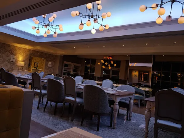 Signatures Restaurant