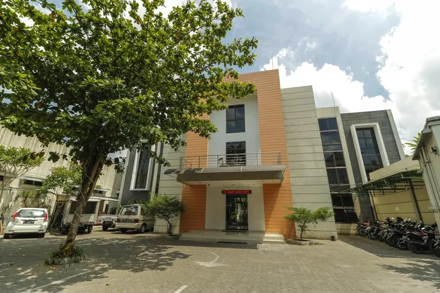 RedDoorz near Universitas Sebelas Maret