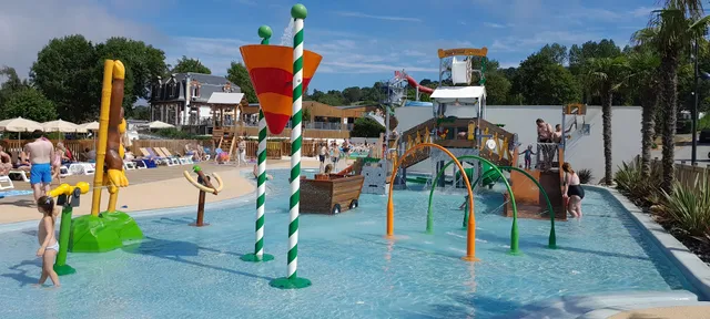 Toboggans et piscines camping