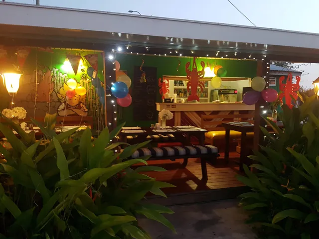 Big Head Lobster Seafood Restaurant And Reggae Bar