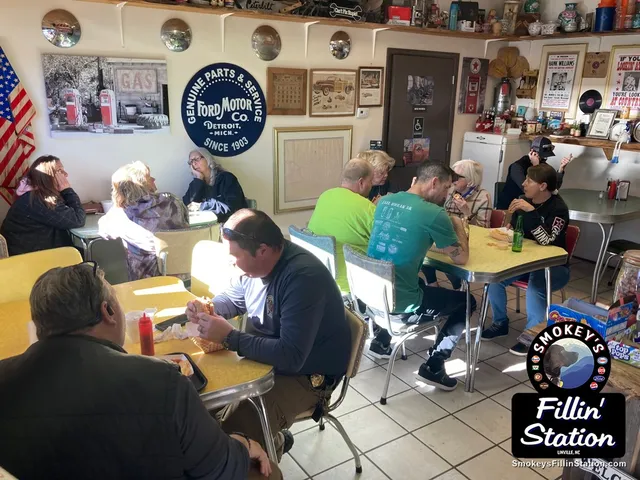 Smokey's Fillin' Station