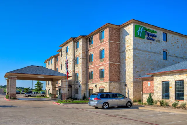 Holiday Inn Express & Suites Granbury by IHG