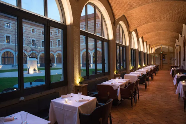 Les Téléphones Restaurant