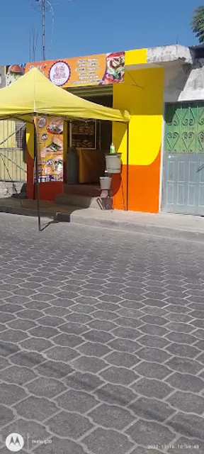 FOOD TRUCK. "CEMITAS SANTA MARIA"