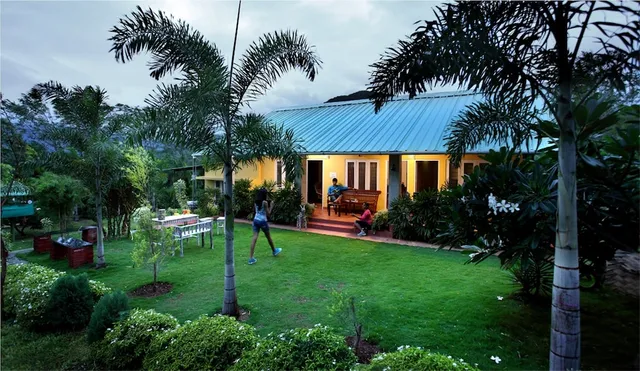 HARVEST FRESH FARM STAY