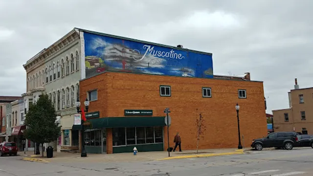 Boonie's On the Avenue