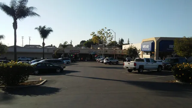 North Hills Plaza Shopping Center