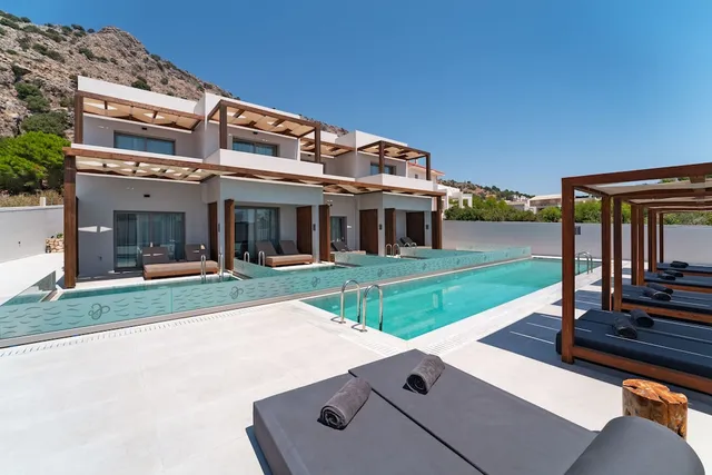 Theretra Pefki Seaside