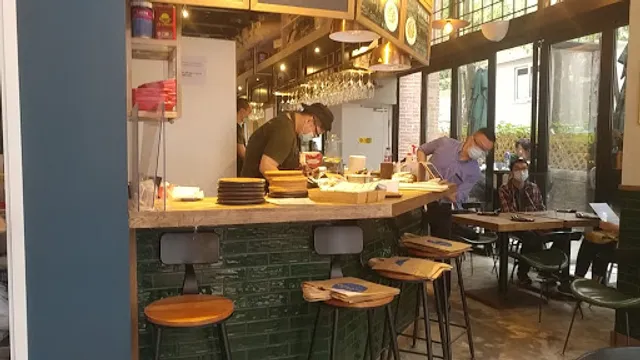 Ask for Alonzo (Quarry Bay)