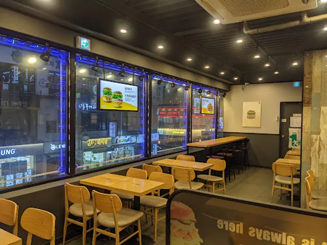 맘스터치 광명철산점