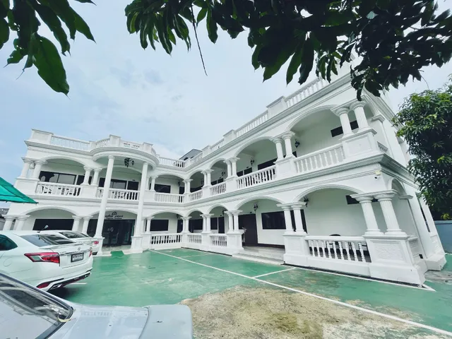 Happiness Guesthouse