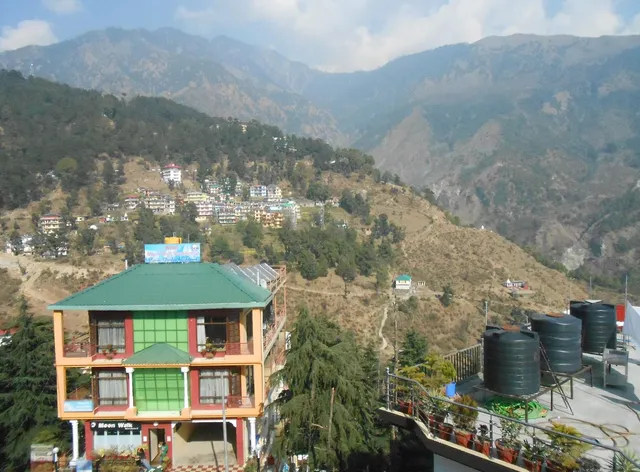 Auspicious Him View Hotel