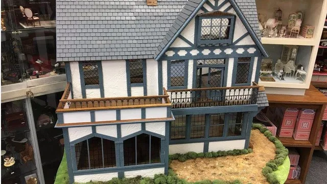 Lynlott Miniatures Dollhouse Junction